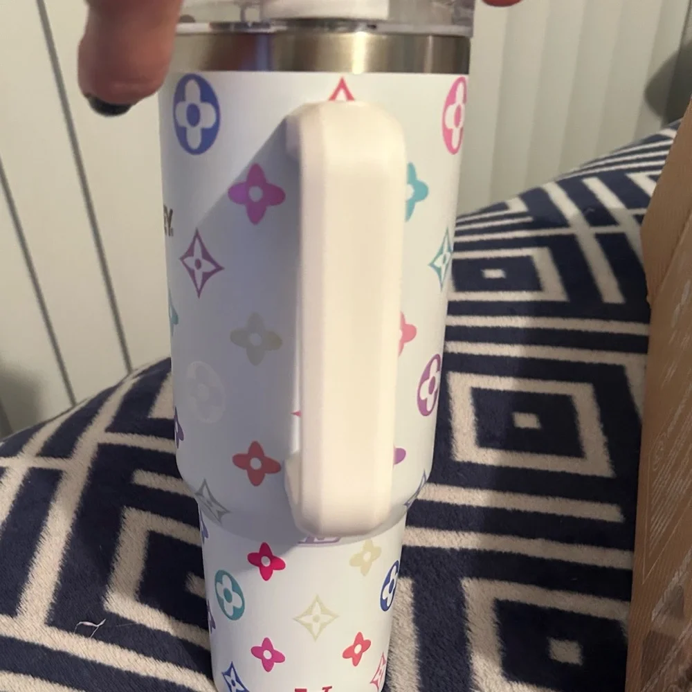 Stanley White Tumbler with Multicolor Pattern - Picture 6 of 9